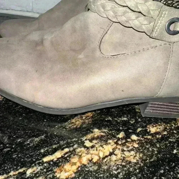 Women's Wonder Nation Boots, Size 6, Gray - Picture 6 of 8